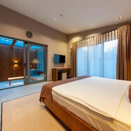 Melekona House Hotel